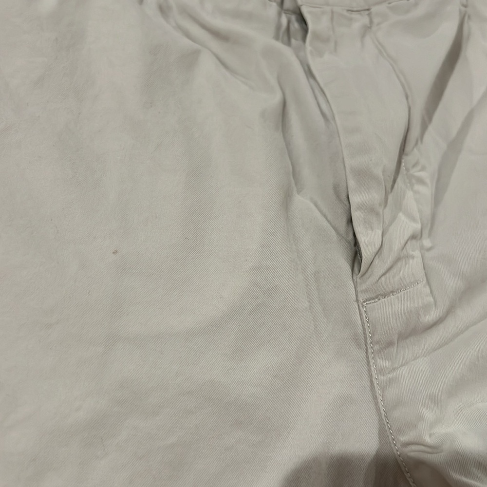 Vineyard Vines Men’s 35 Khaki Shorts - Picture 5 of 5